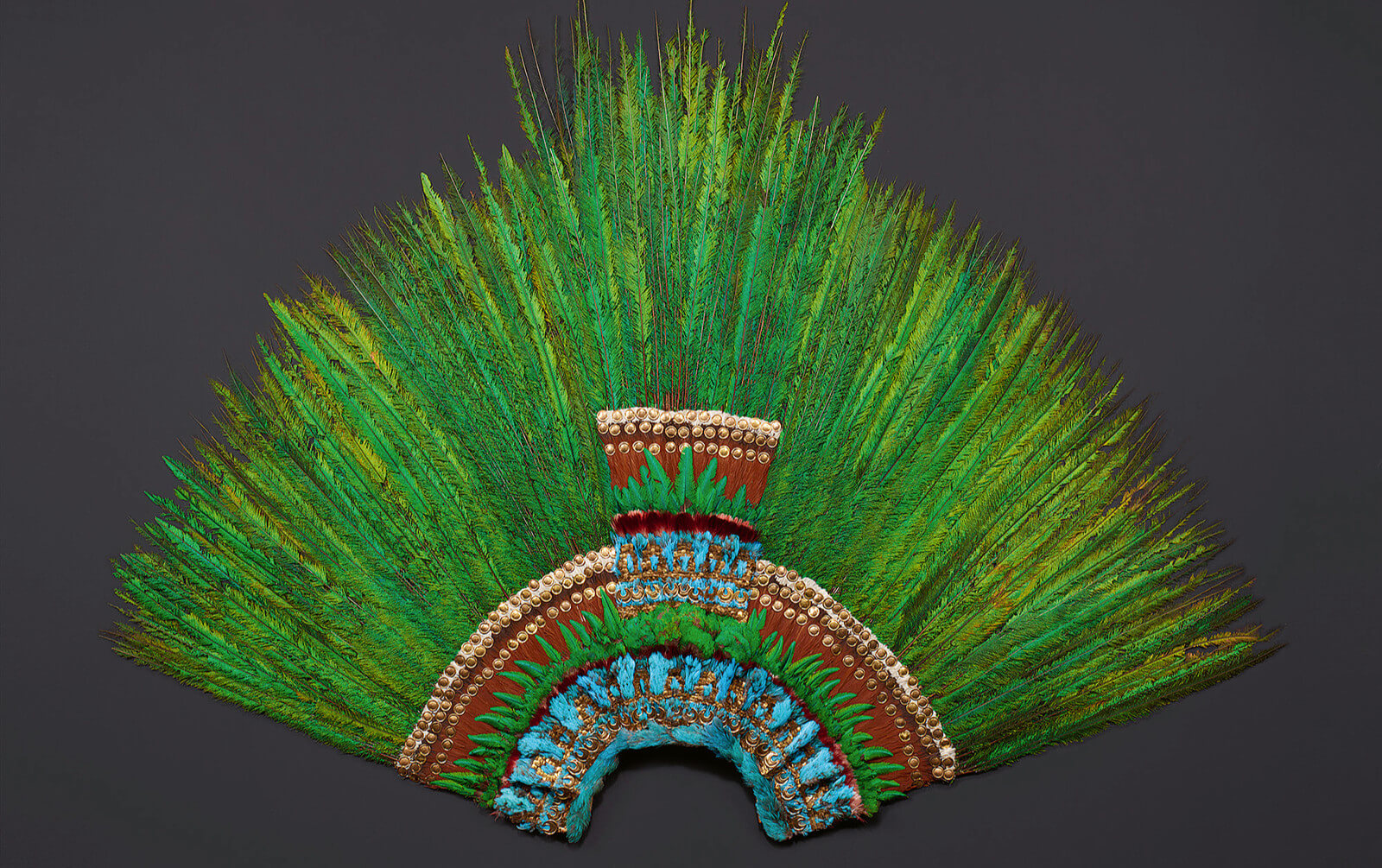 Kopilli Ketzali: Federkrone mit grünen Federn des aztekischen Herrschers Moctezuma im Weltmuseum