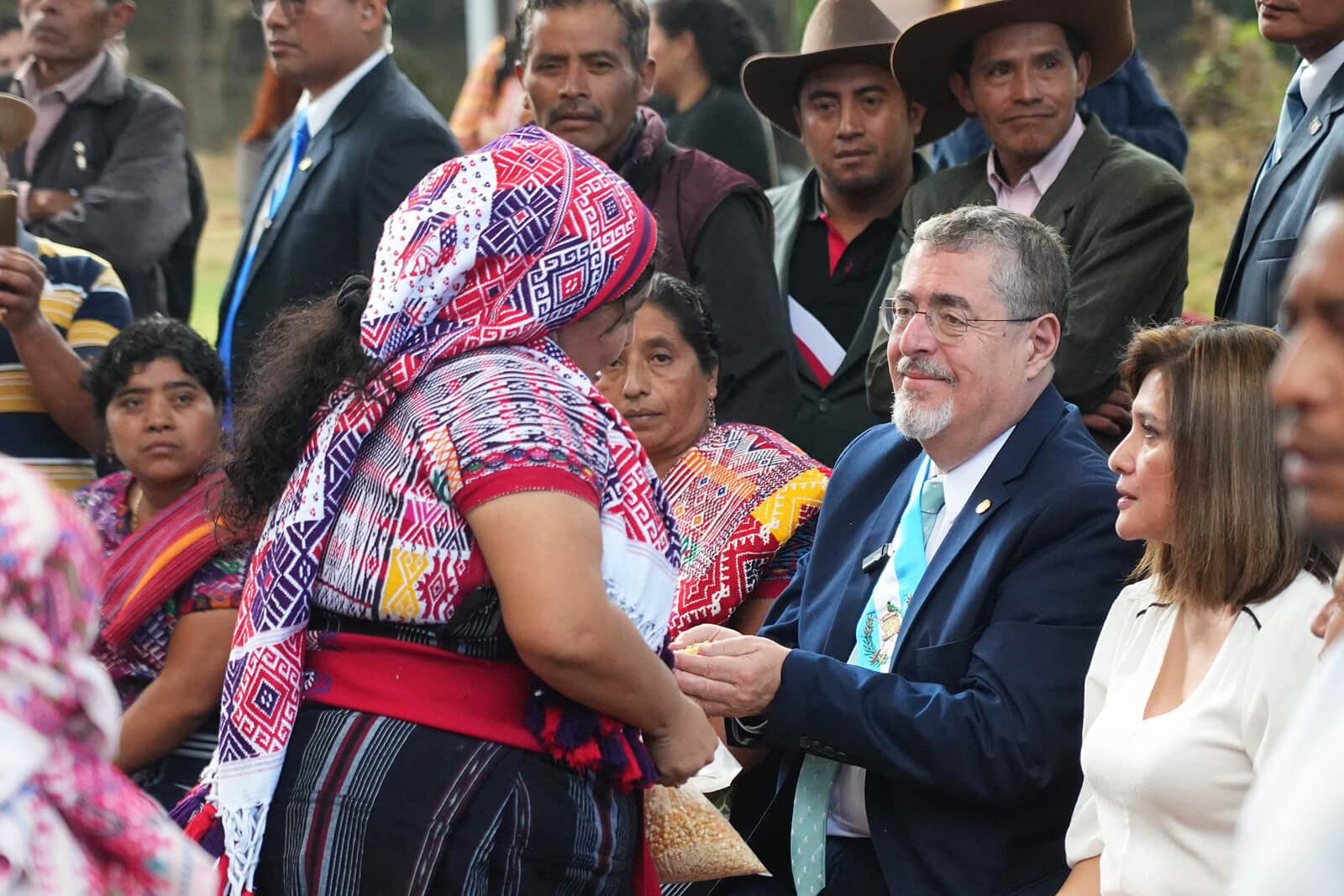 Präsident Arévalo nimmt an Maya-Zeremonie teil